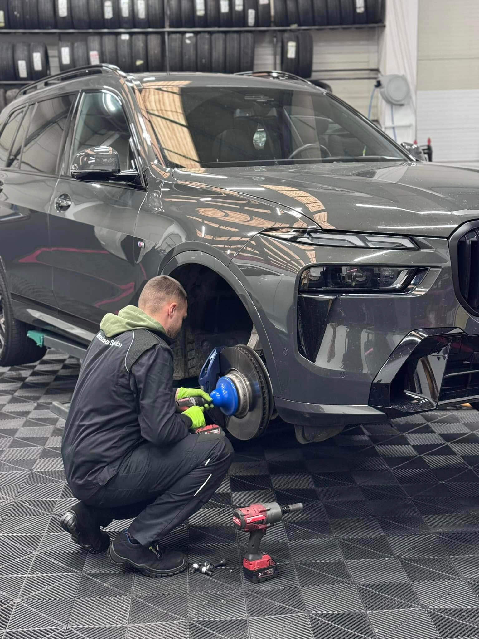 Schimb de anvelope premium 17