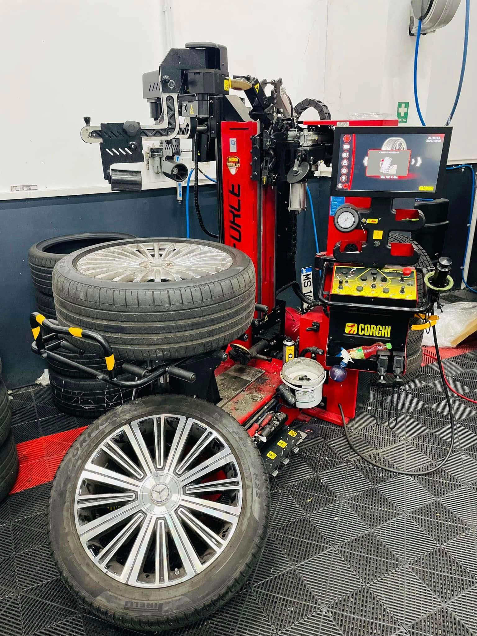 Schimb de anvelope premium 17